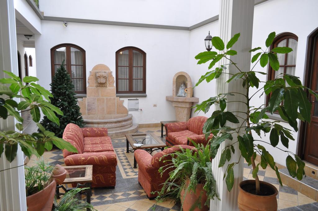 Hostal Patrimonio - Sucre Exterior photo