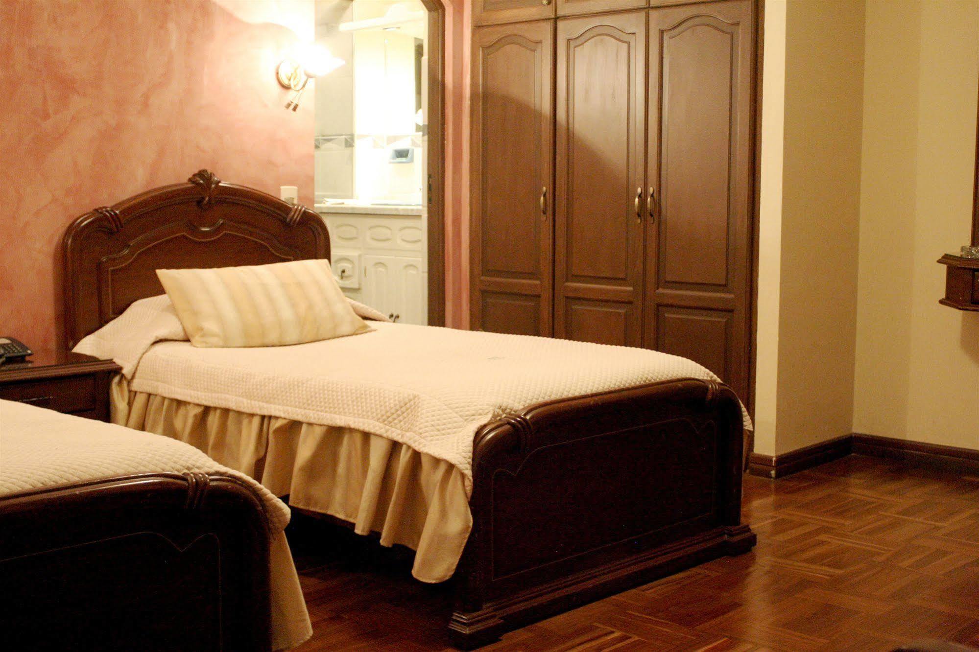 Hostal Patrimonio - Sucre Exterior photo