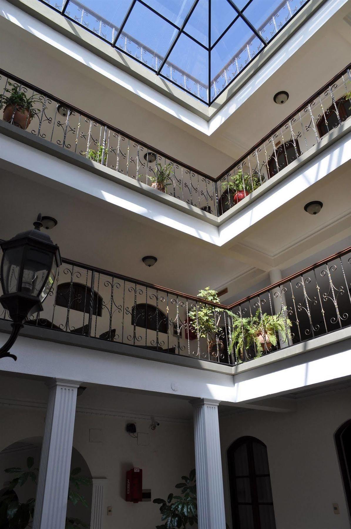 Hostal Patrimonio - Sucre Exterior photo
