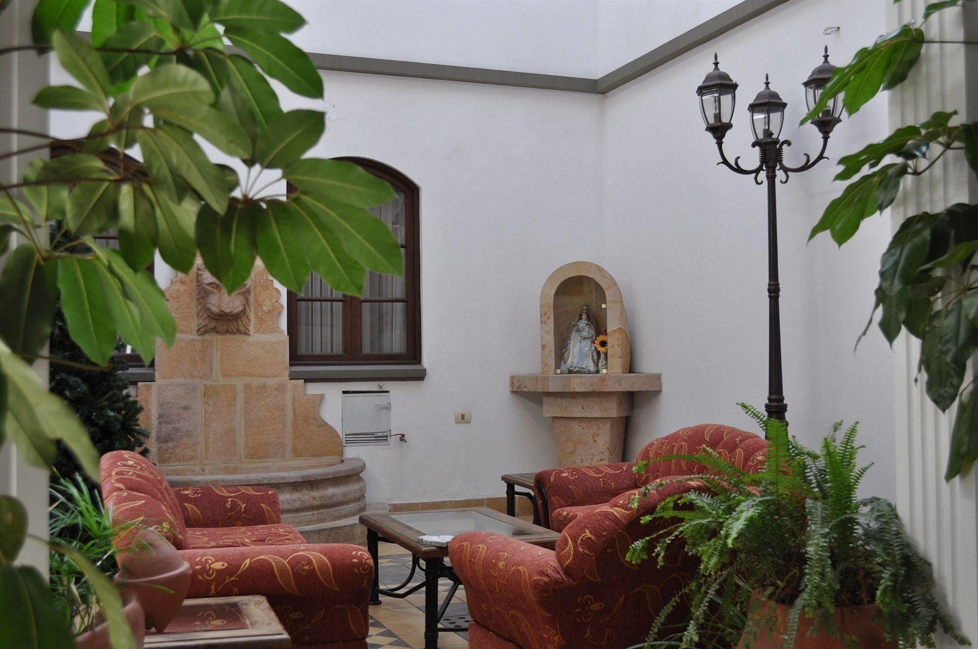 Hostal Patrimonio - Sucre Exterior photo