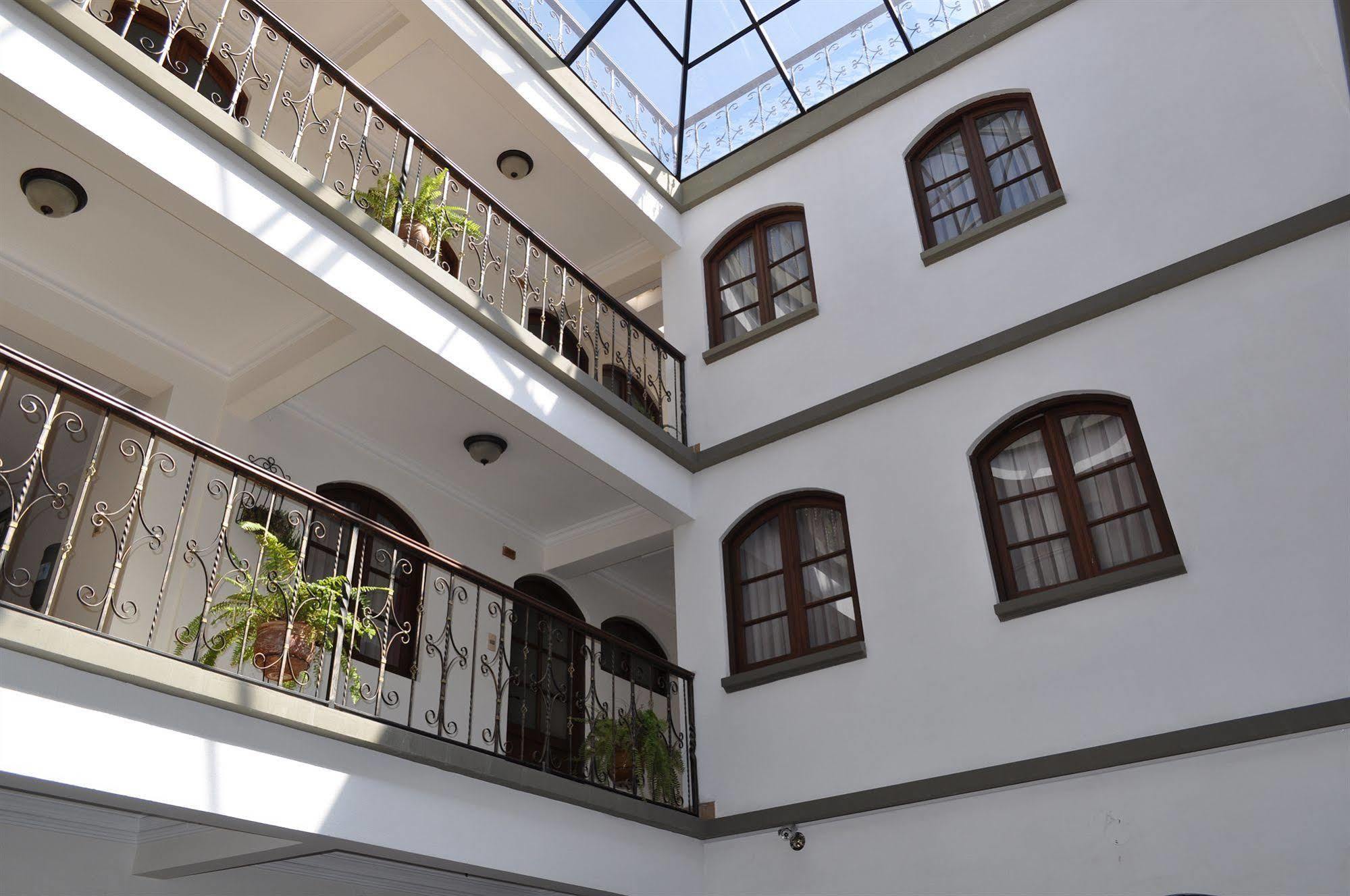 Hostal Patrimonio - Sucre Exterior photo